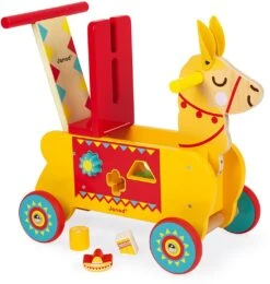 Janod J08004 Lama-Reittier Aus Holz Für Kinder, Leise Räder, Staufach Und 6 Klötze, Gleichgewicht Lernen, Für Kinder Ab 1 Jahr, Gelb Und Rot -Spielzeug Förderung janod j08004 lama reittier aus holz fuer kinder leise raeder staufach und 6 kloetze gleichgewicht lernen fuer kinder ab 1 jahr gelb und rot 2
