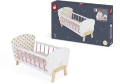 Janod Puppenbett Candy Chic Aus Holz Mit Bettwäsche - J05889 8 Janod Puppenbett Candy Chic Aus Holz Mit Bettwäsche - J05889 -Spielzeug Förderung janod puppenbett candy chic aus holz mit bettwaesche j05889 3