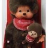 Sekiguchi 242184 - Original Monchhichi Mädchen Mit Mini-Monchhichi, Plüsch-Figur Mit Rotem Lätzchen Und Schleife Im Haar, Kuscheltier Aus Braunem Plüsch, Ca. 20 Cm Groß -Spielzeug Förderung sekiguchi 242184 original monchhichi maedchen mit mini monchhichi pluesch figur mit rotem laetzchen und schleife im haar kuscheltie